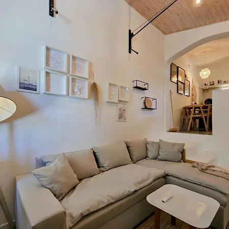 Arte No.9 Apartment